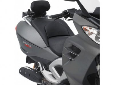 GIVI TB33 Спинка заднего пассажира для скутера Malaguti Spidermax 500