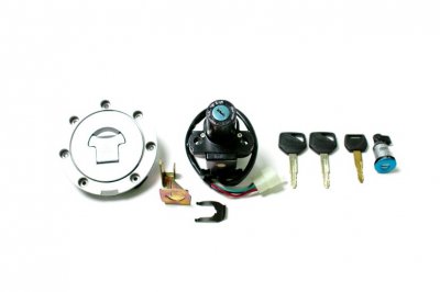 Комплект ключей и замков для Honda CBR600 F4 / F4i, CBR600RR, CBR1100XX, VFR800 и др.