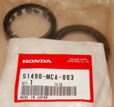 Honda OEM 51490-MCA-003 Комплект сальников RSA 45X57X11 + пыльников Wos
