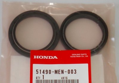 Honda OEM 51490-MEN-003 Комплект сальников RSD 47x58x10 + пыльников Ws