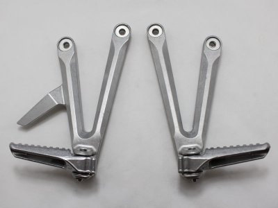 Подножки задние с кронштейнами для мотоцикла Honda CBR600RR 05-06